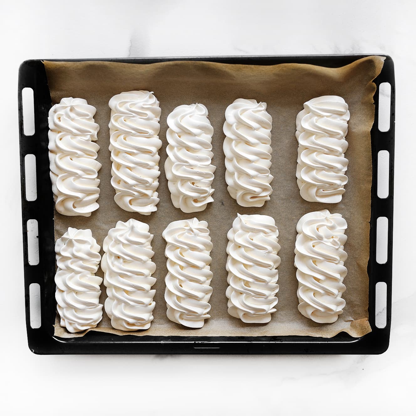 Pavlova bakken in de oven