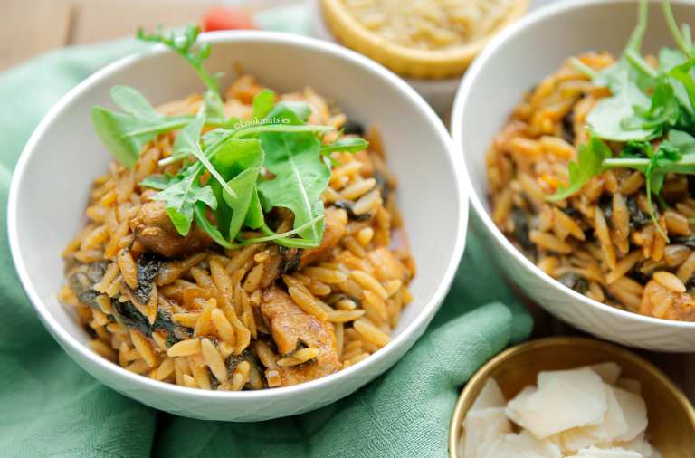 Orzo met kippendijen en spinazie
