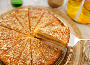 Honingcake met notenvulling van Kookmutsjes