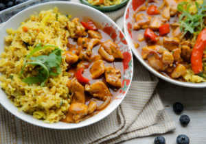 Gele rijst met kippendijen Kookmutsjes