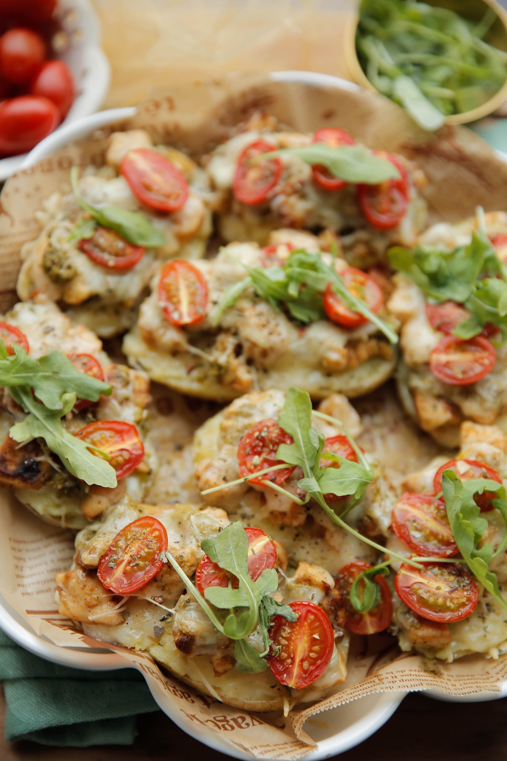 Gevulde aardappels met kip en pesto eindresultaat