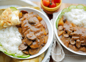 Kip met kastanjechampignons en aardappels Kookmutsjes