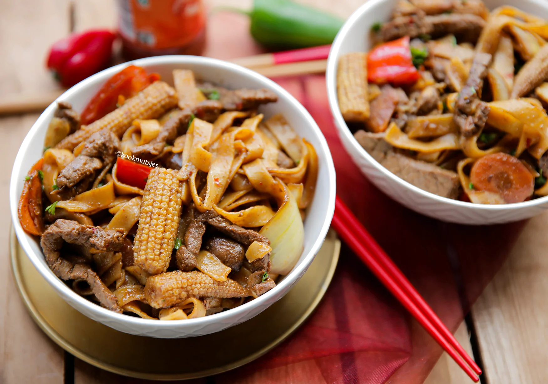 Yigit qizni orqasidan mini libosda sikadi Rossiya pikap yuk mashinasi