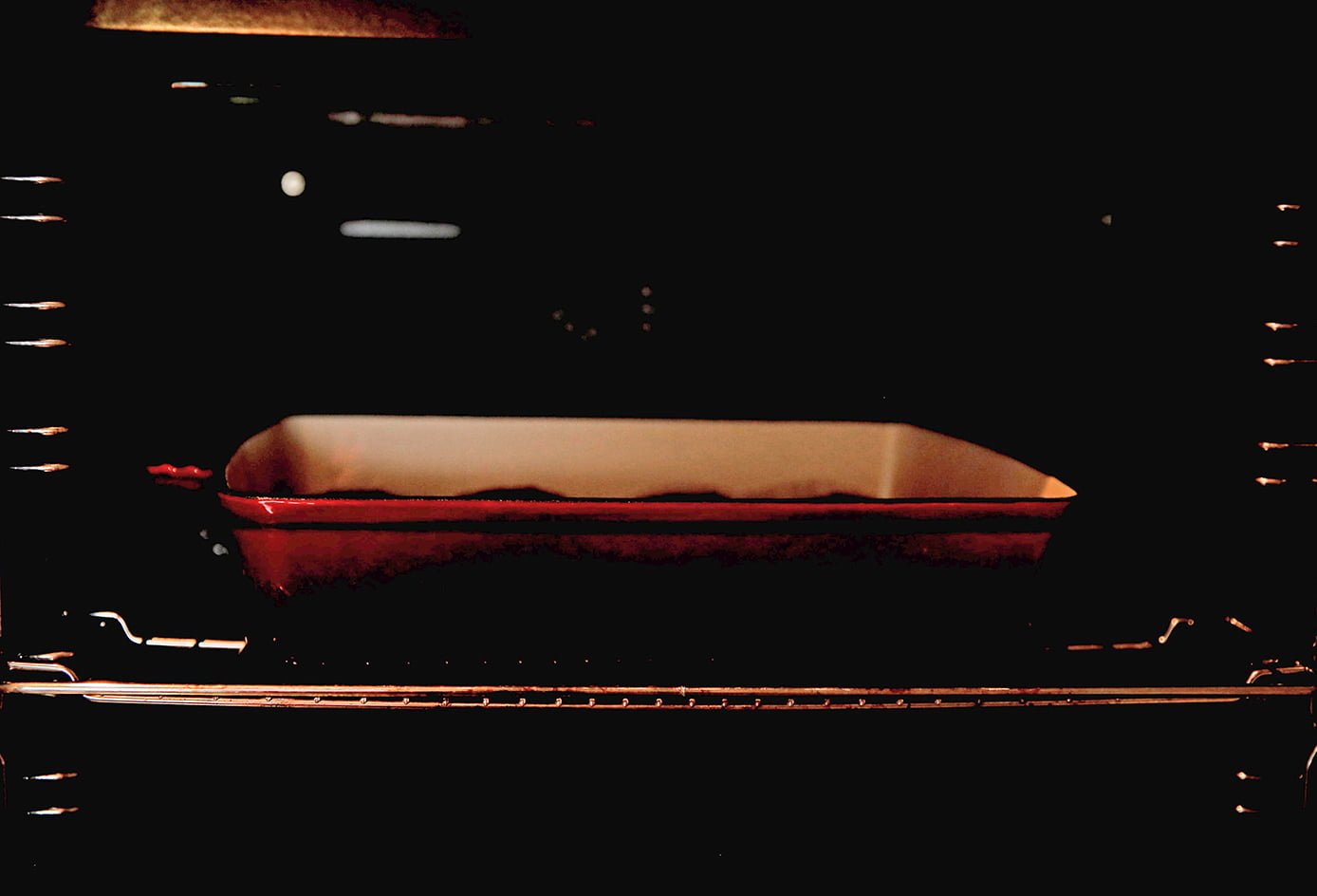 Speculaas rolls in de oven bakken