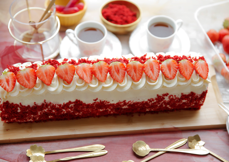 Red velvet rolcake