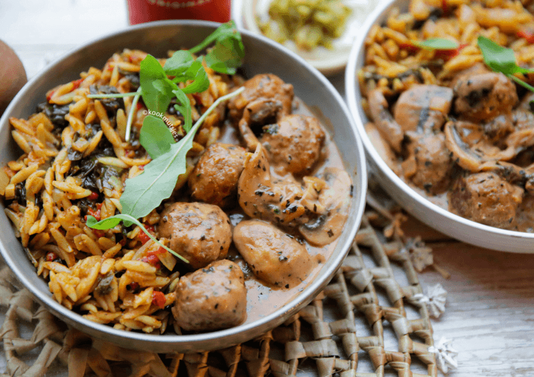 Orzo met gehaktballen in saus