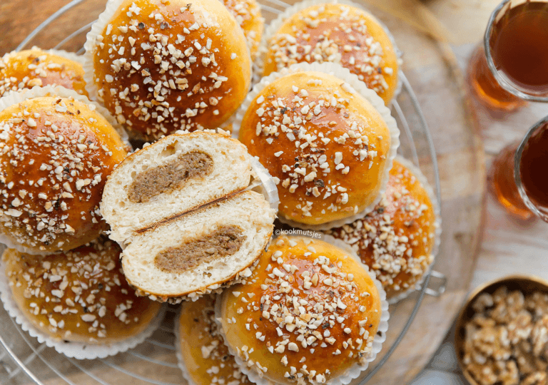 Zoete broodjes met walnoten