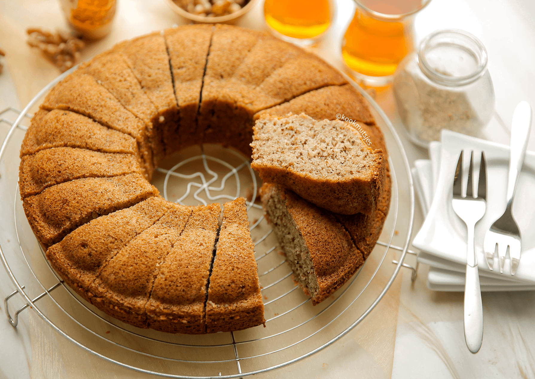 Walnoten-anijscake van Kookmutsjes