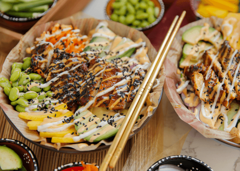 Poké bowl met kip