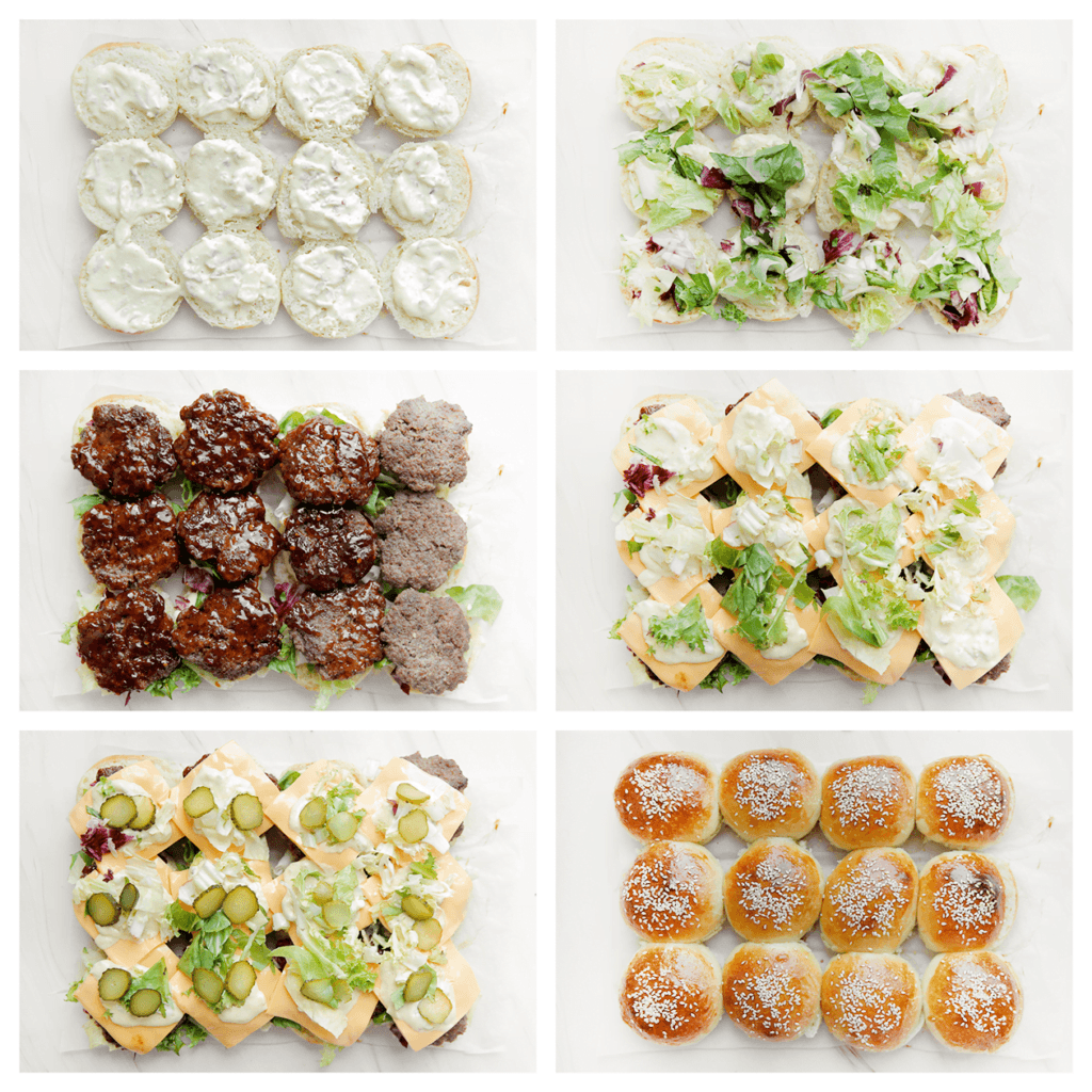 Snijd het brood door twee. Smeer er wat saus op. Leg er wat sla, een burger en cheddar kaas op. Maak het af met sla, augurk en saus.