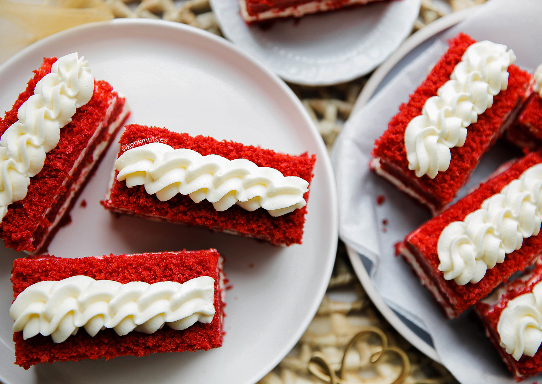 Red velvet kruimelgebakjes Kookmutsjes