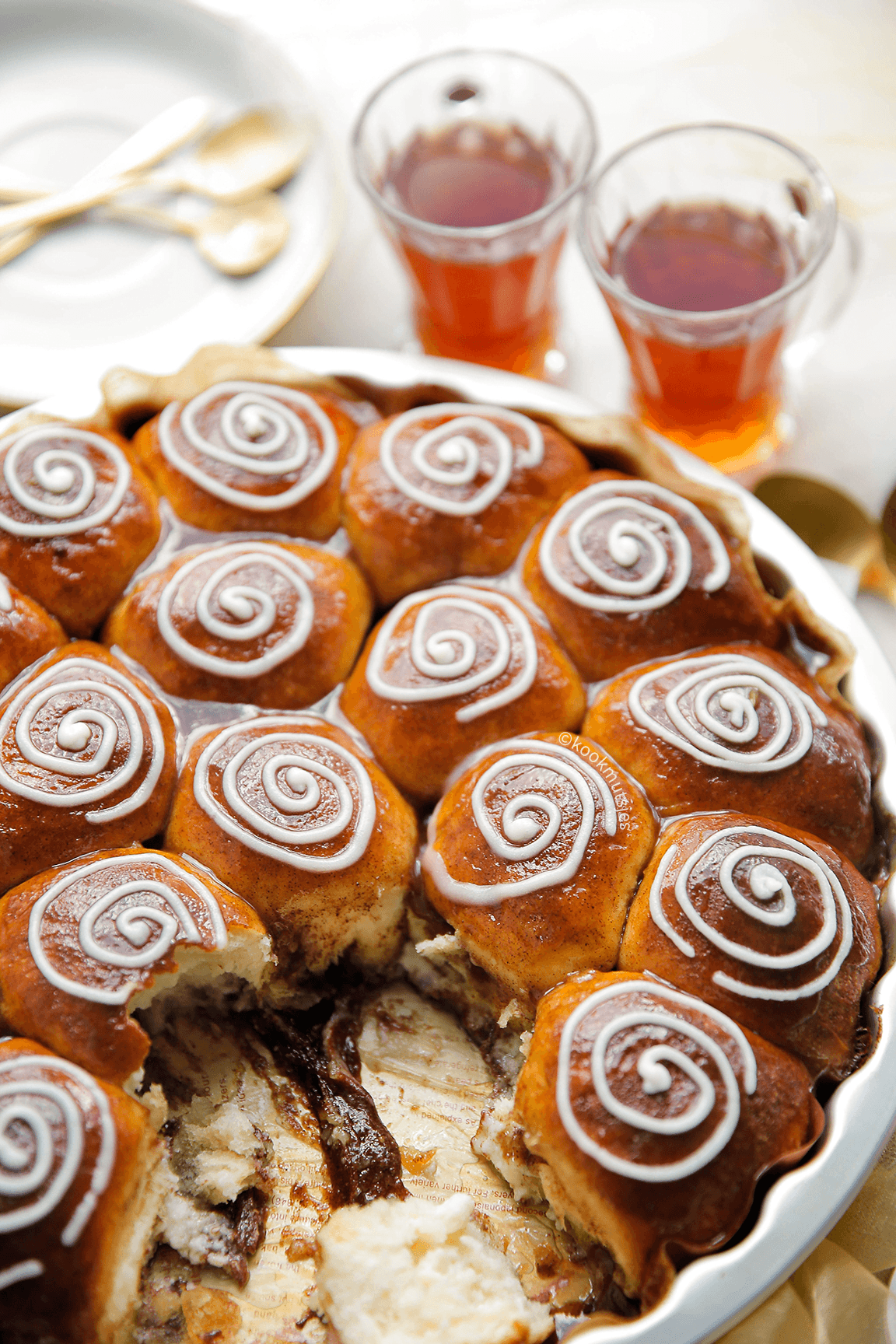 Kaneelbollen eindresultaat van Kookmutsjes