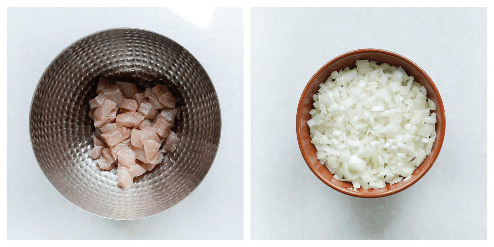 Kip in stukjes en gele ui gesnipperd