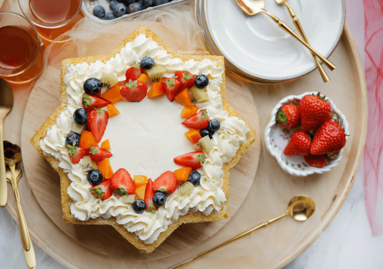 Slagroomtaart met kersenvlaai