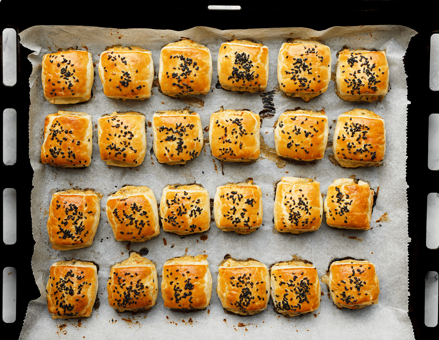 Kipbladerdeeghapjes goudbruin bakken in de oven