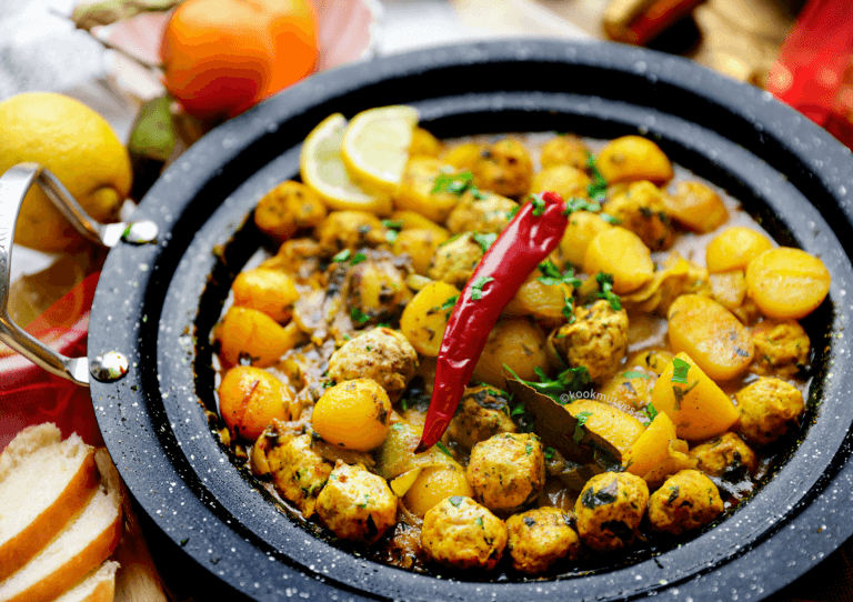 Tajine met kipgehaktballen en krieltjes