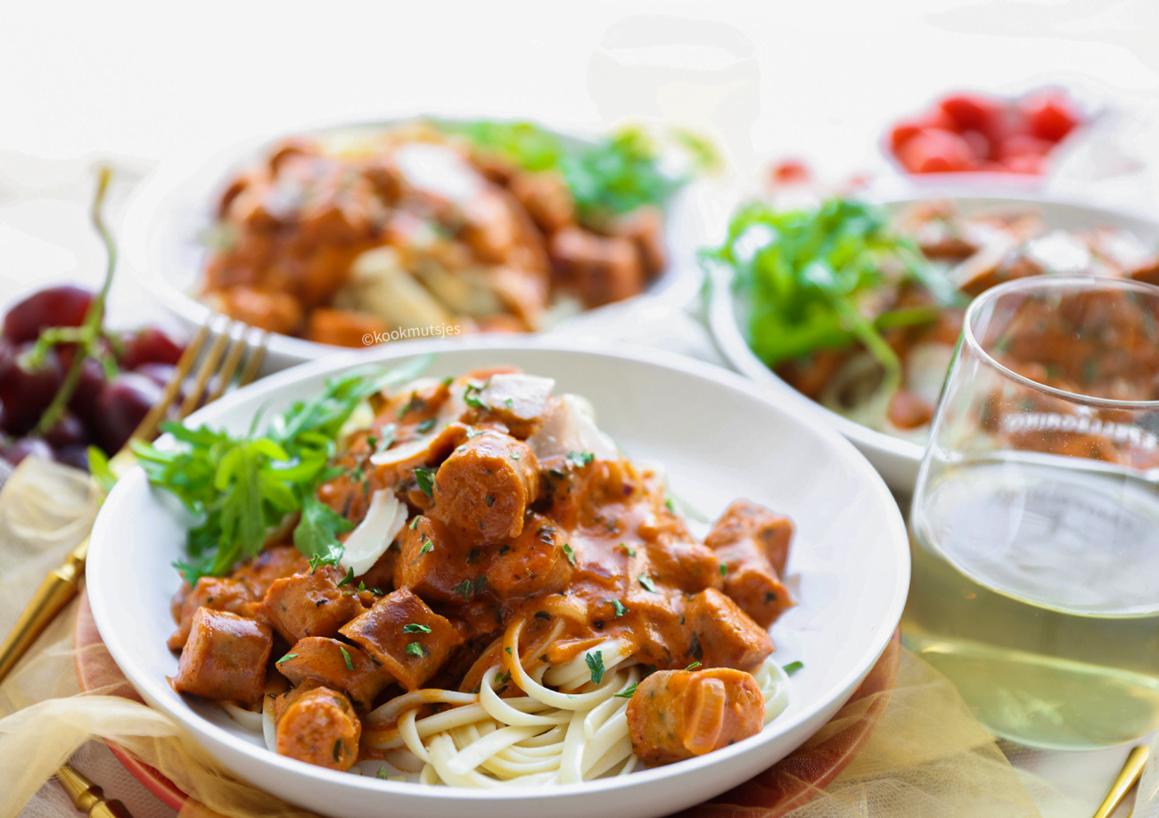 Linguine met merguez in tomatensaus | Kookmutsjes