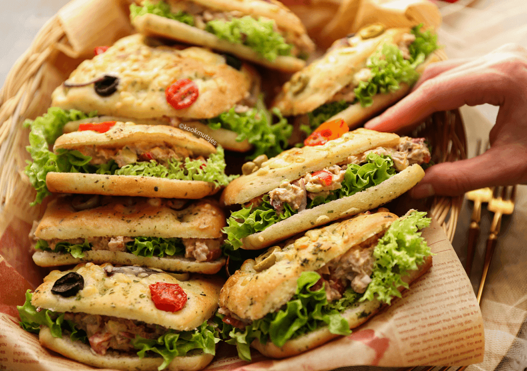 Focaccia with tuna salad - Kookmutsjes