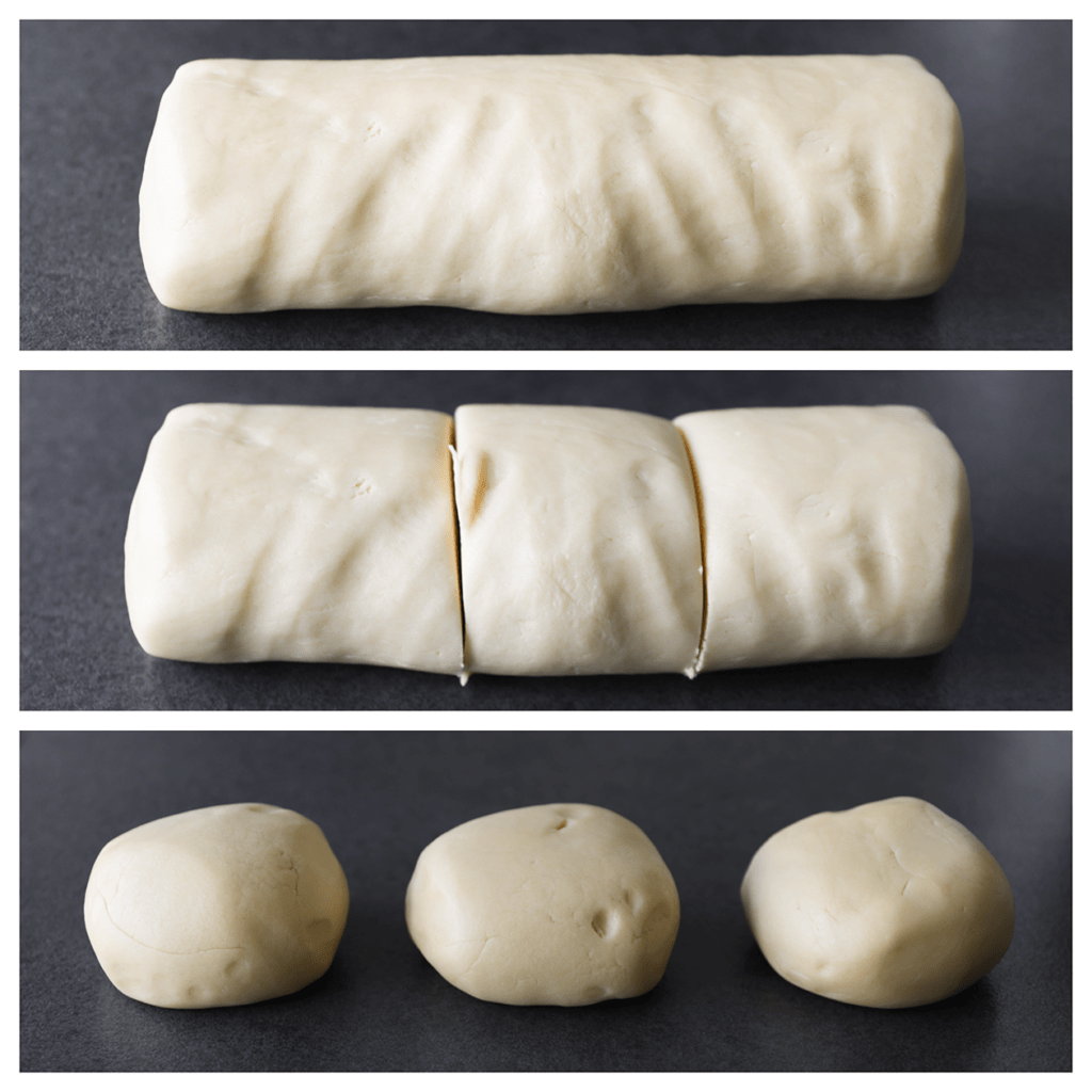 Verdeel het koekjesdeeg in 3 gelijke stukken (540 gr per stuk).