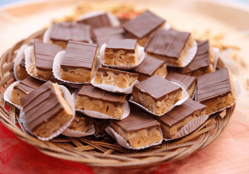 Peanut-Chocolate Caramel Cookies - Kookmutsjes
