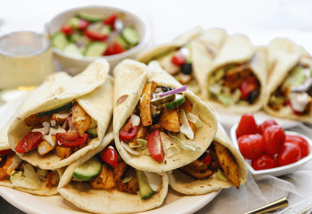 Flatbread with chicken and fries - Kookmutsjes
