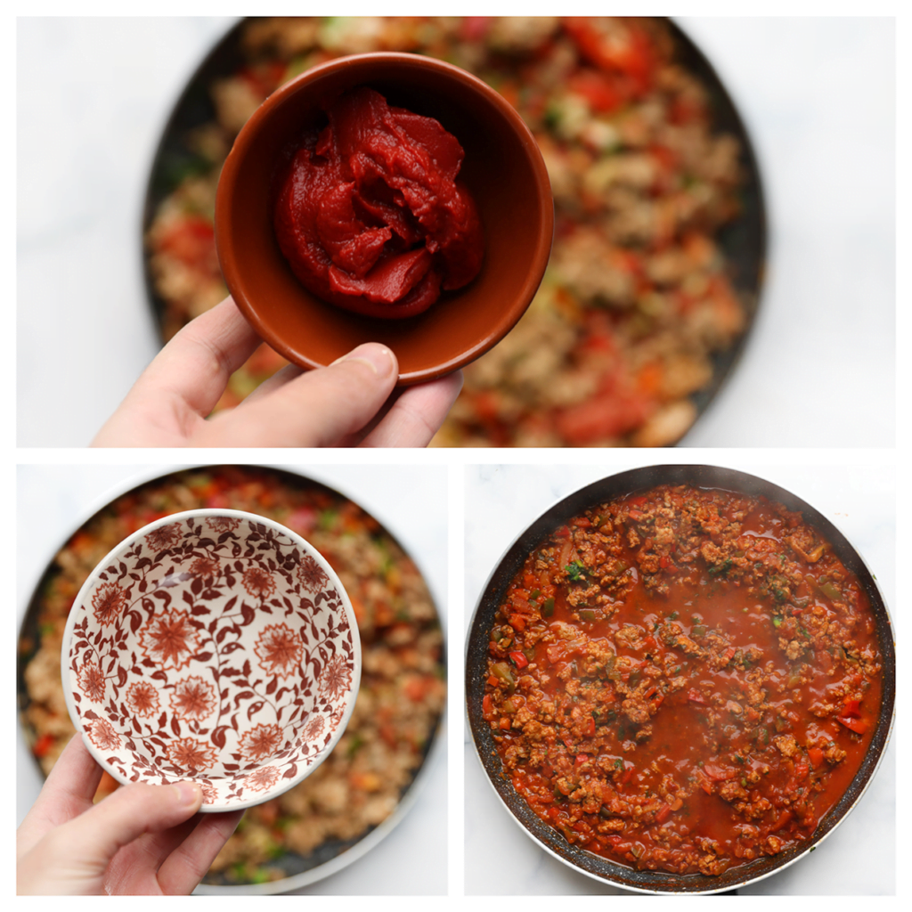 Voeg de tomatenpuree en het water toe. Meng goed. Kook, afgedekt, gedurende 10-12 minuten op laag vuur.