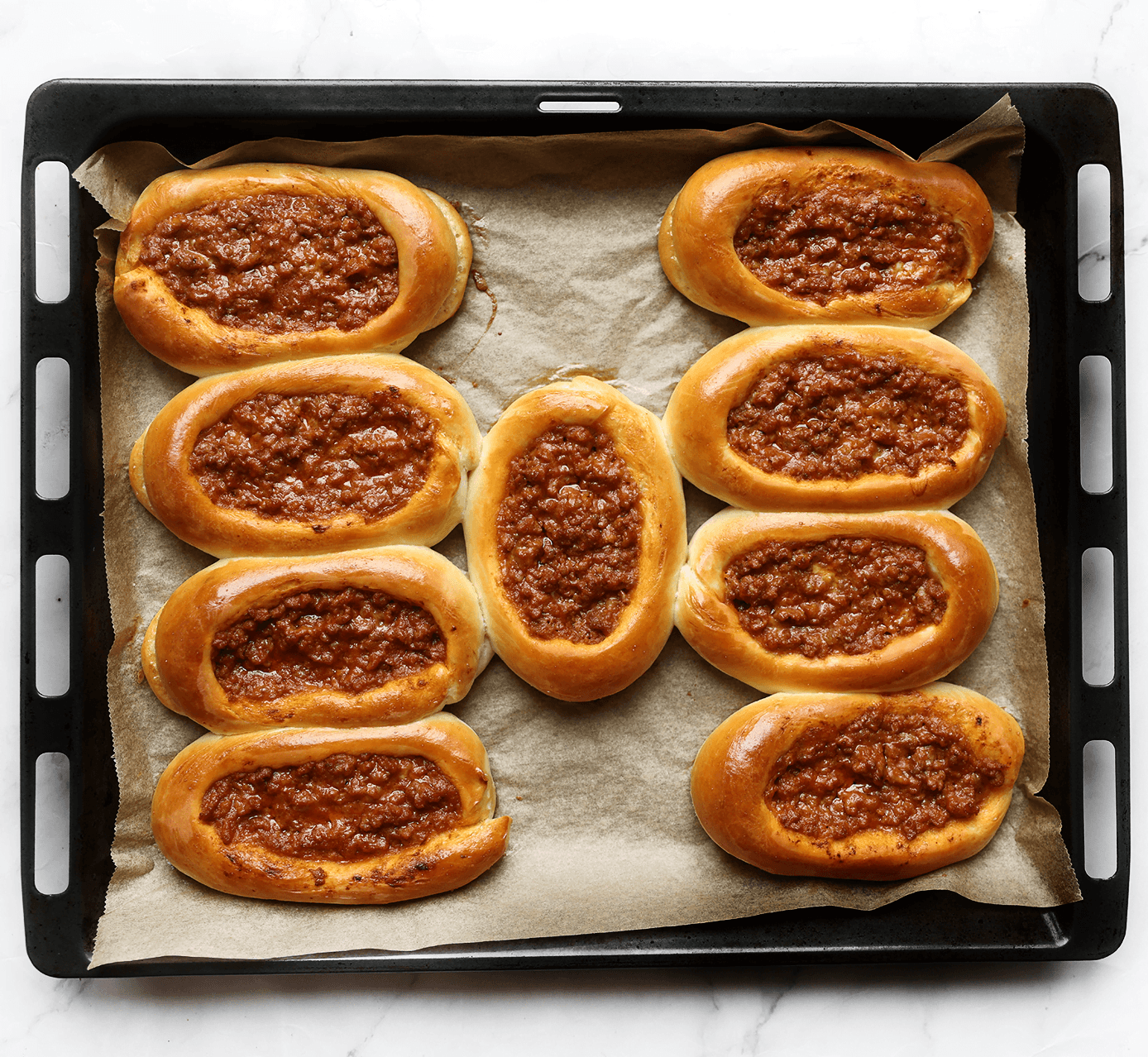 Gehaktbroodjes bakken in de oven