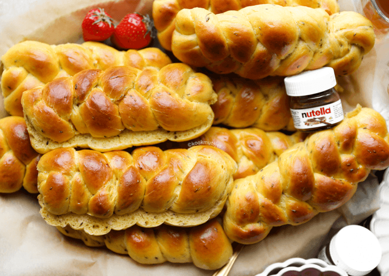 Zachte anijs-vlechtbroodjes