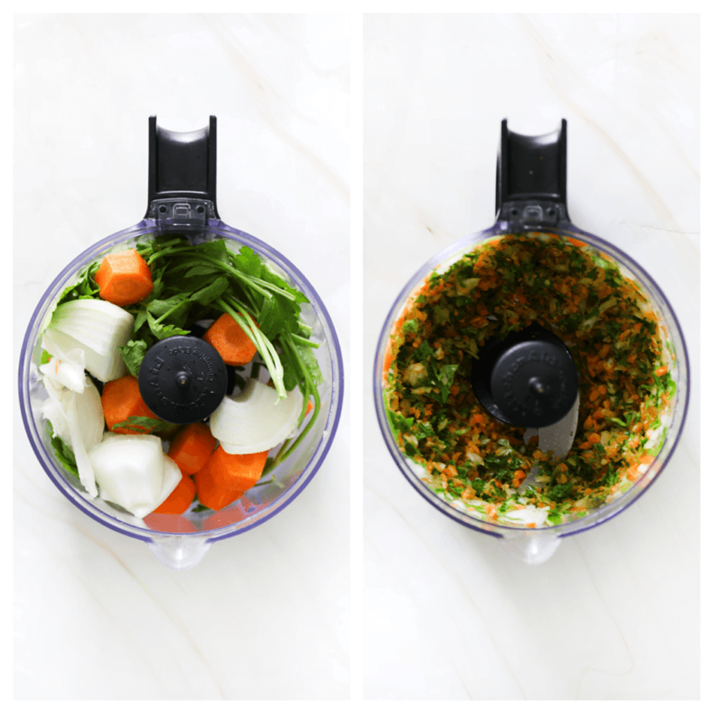 Doe de wortel, gele ui en peterselie in een hakmolen en mix het niet al te fijn.