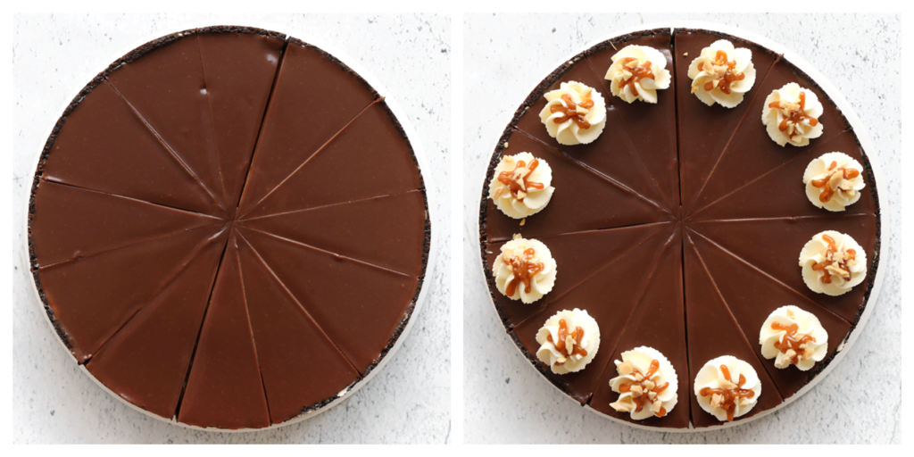 Snijd de Snickers cheesecake aan en garneer met room, karamel en gehakte pinda's.