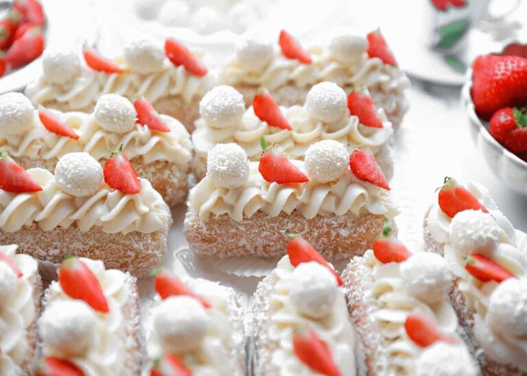 Witte Chocolade Kokosgebakjes (No Bake)