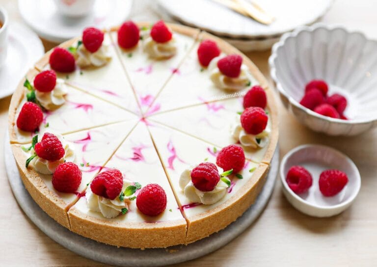 Frambozen Cheesecake met Witte Chocolade (No Bake)