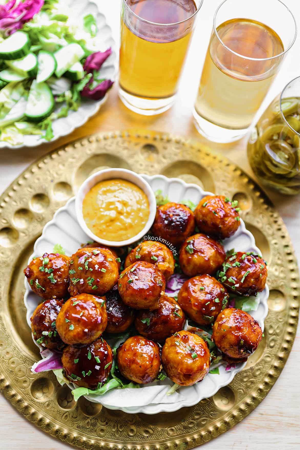 Sticky Kipgehaktballen met Kaasvulling eindresultaat Kookmutsjes