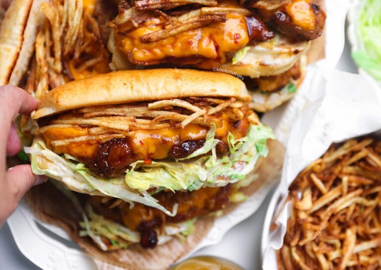 Soft Buns With Chicken And Crispy Fries
