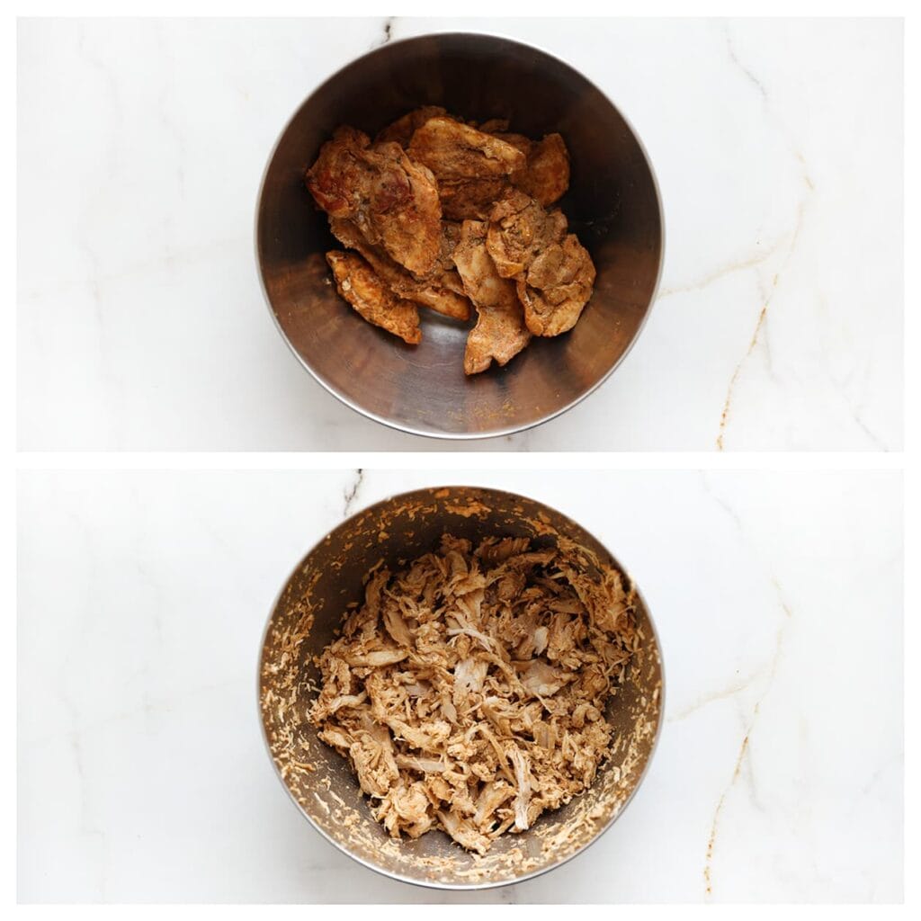 Haal de kip uit de pan en trek deze uit elkaar met twee vorken of gebruik een keukenmachine. Zet opzij.