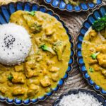 Kip in Romige Kokosmelk met Broccoli Kookmutsjes