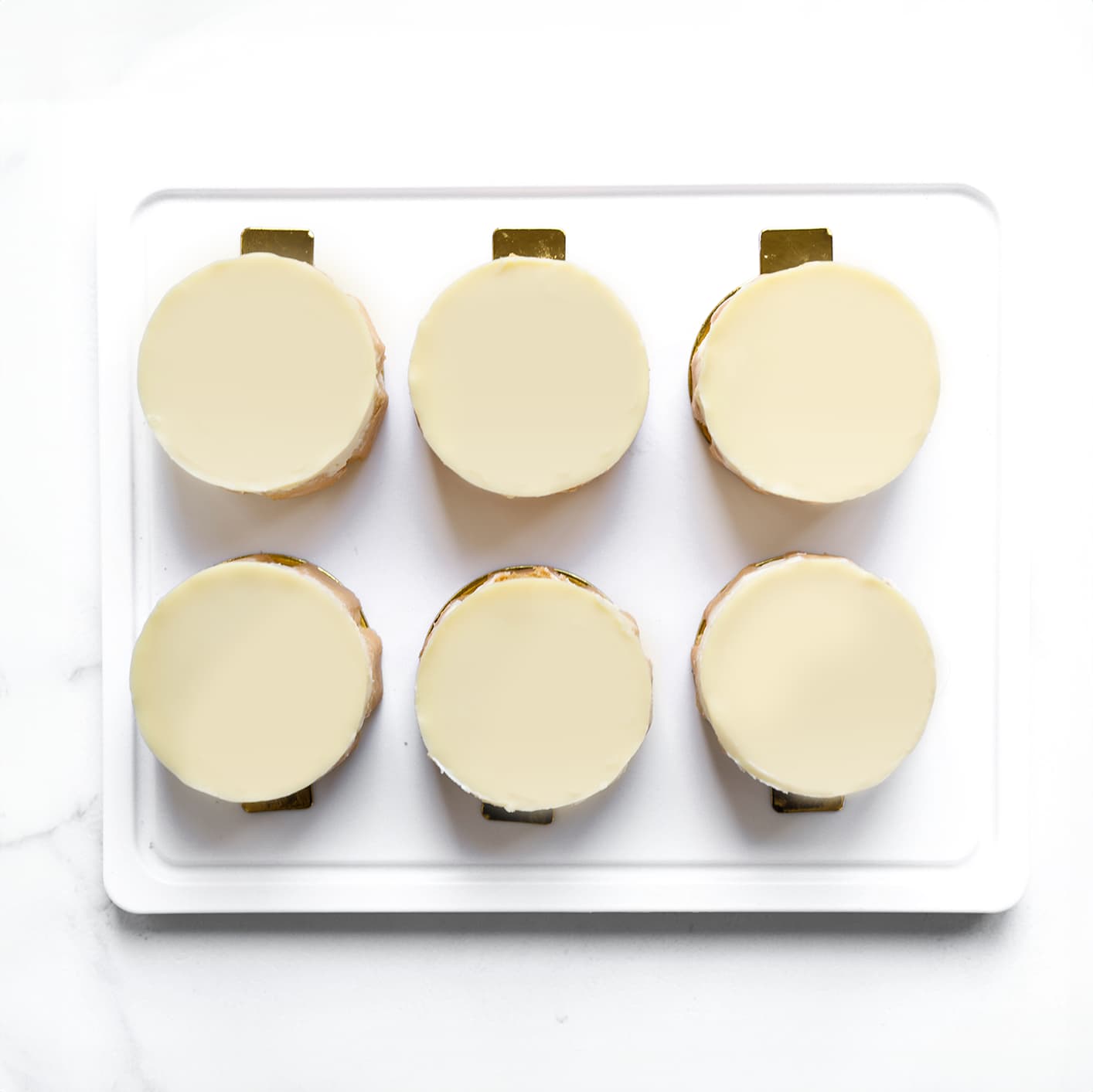 Kokosgebakjes laten opstijven