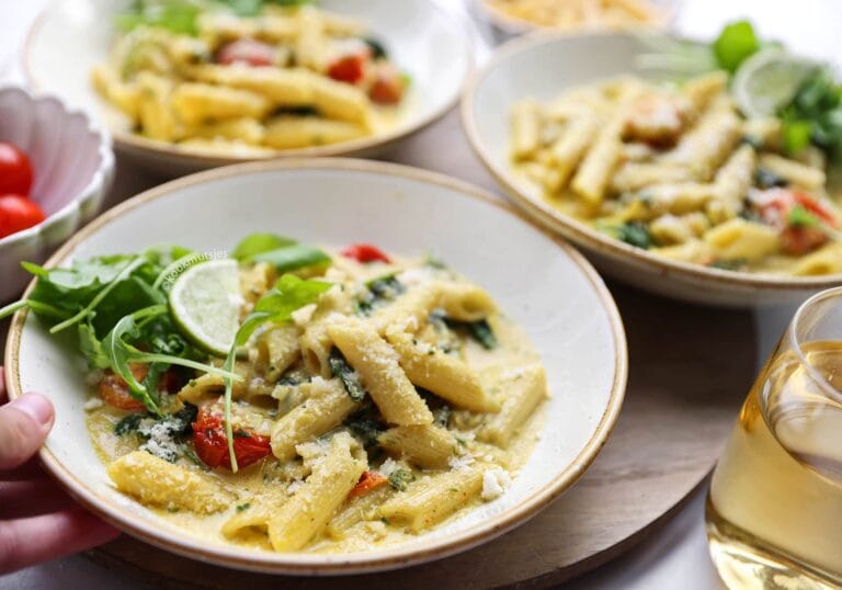 Penne with Spinach in Creamy Sauce