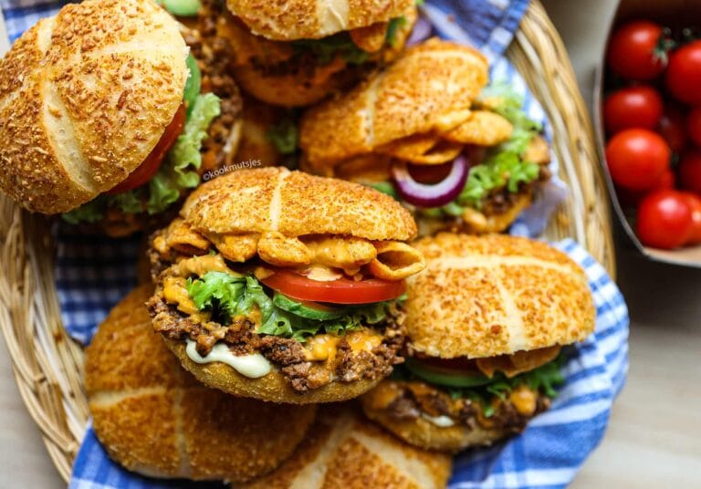 Sweet Chili Chips Buns With Cheesy Beef