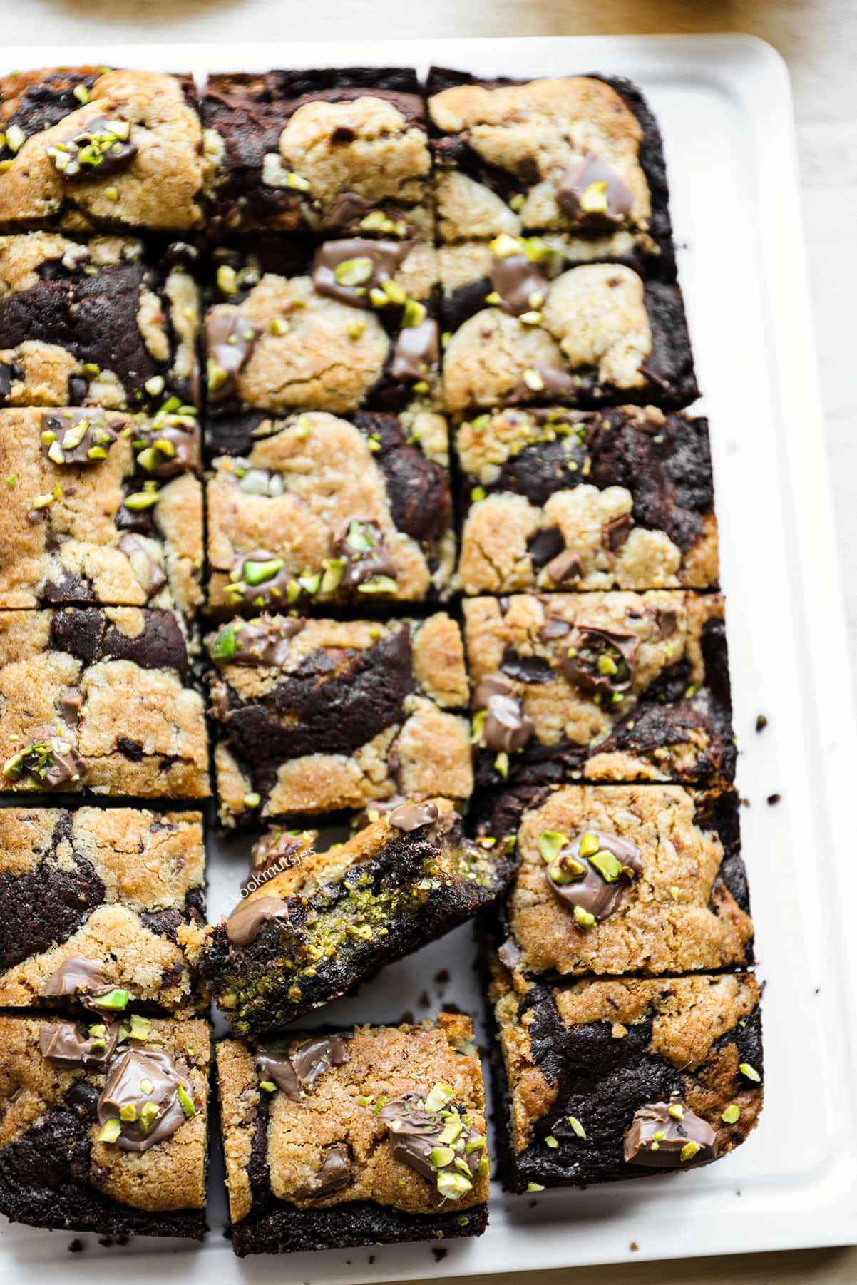 Pistache Brownies met Cookiedough eindresultaat Kookmutsjes