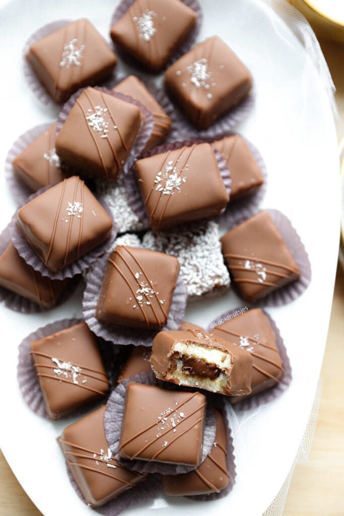 Chocolade Kokoskoekjes No Bake eindresultaat hapje Kookmutsjes