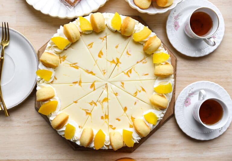 Biscoff-Peach Cheesecake With White Chocolate