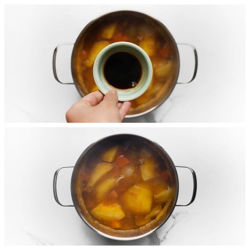 Voeg de sojasaus toe en roer door de soep.