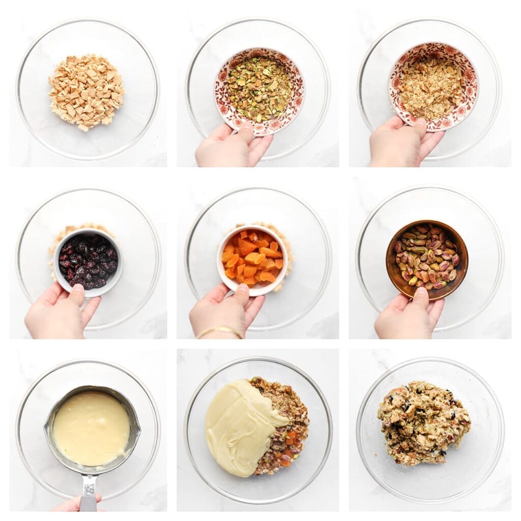 Doe de verkruimelde theebiscuits in een diepe kom. Voeg hieraan de gehakte pistachenoten, hele pistachenoten, gehakte walnoten, gedroogde cranberries, abrikozenstukjes en witte chocoladeganache toe. Meng alles goed door elkaar tot een geheel.