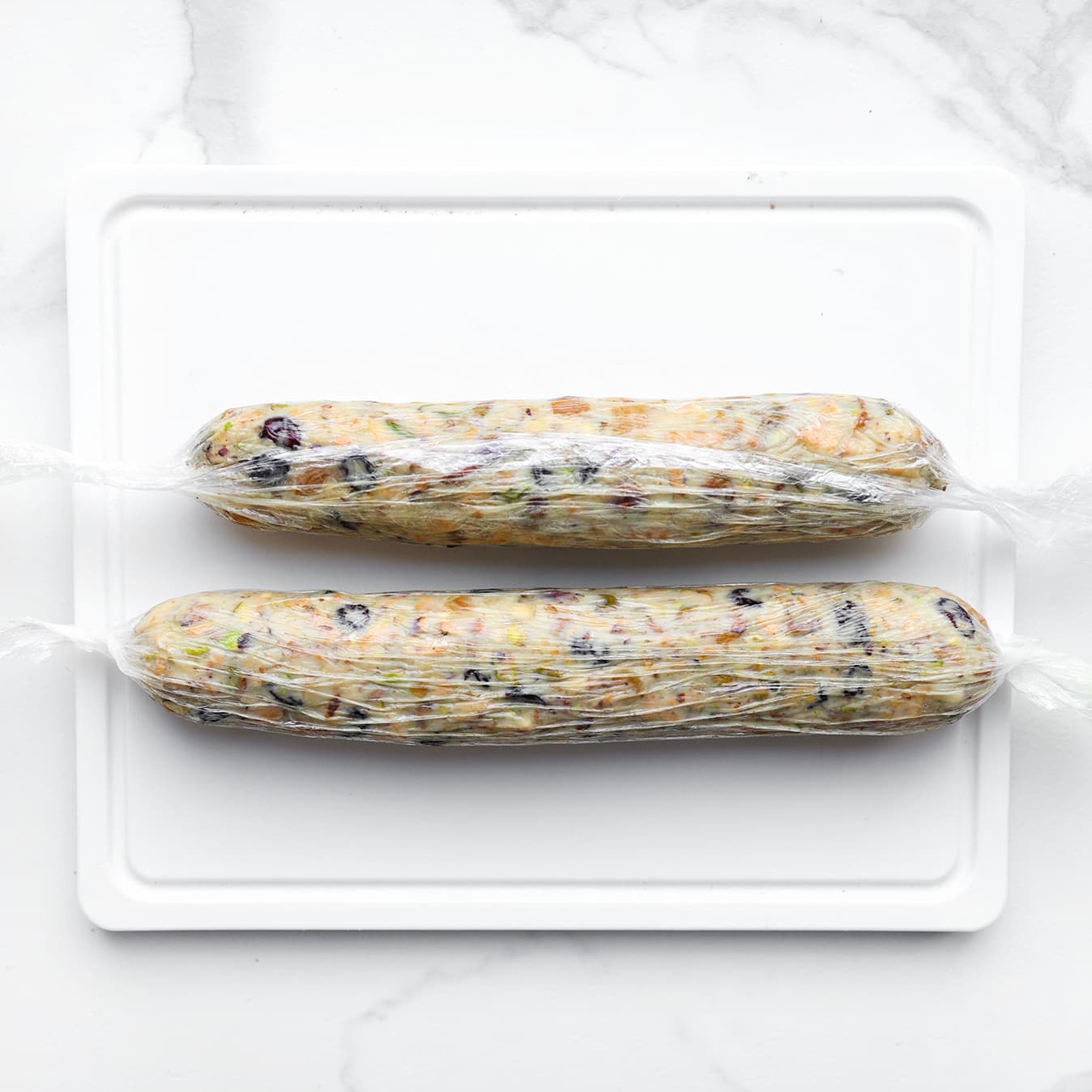 Koekjesdeeg inpakken en weg leggen