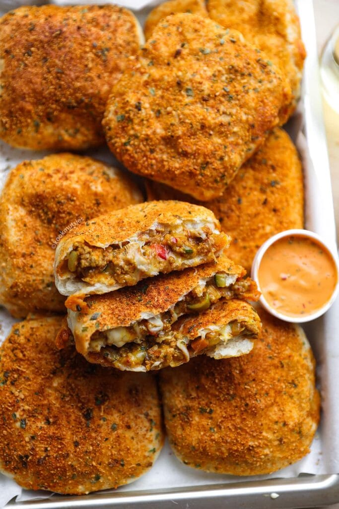 Cheesy Gehaktbroodjes eindresultaat Kookmutsjes