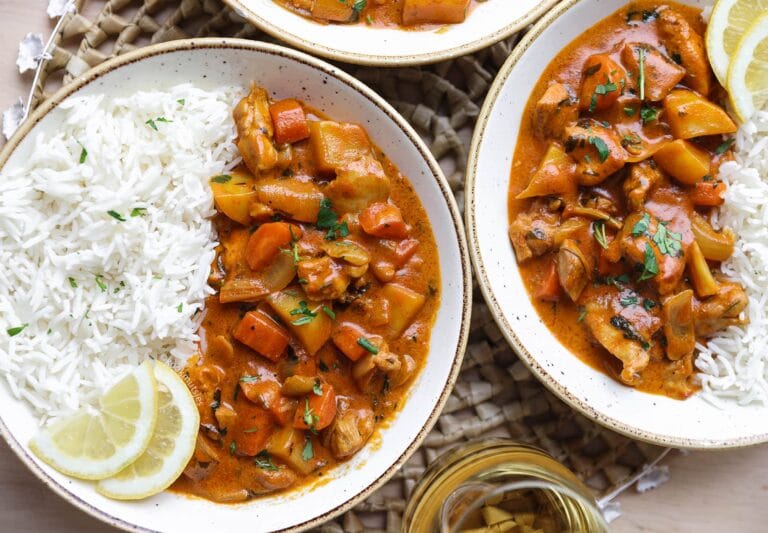 Kippendijen in Romige Saus en Groenten