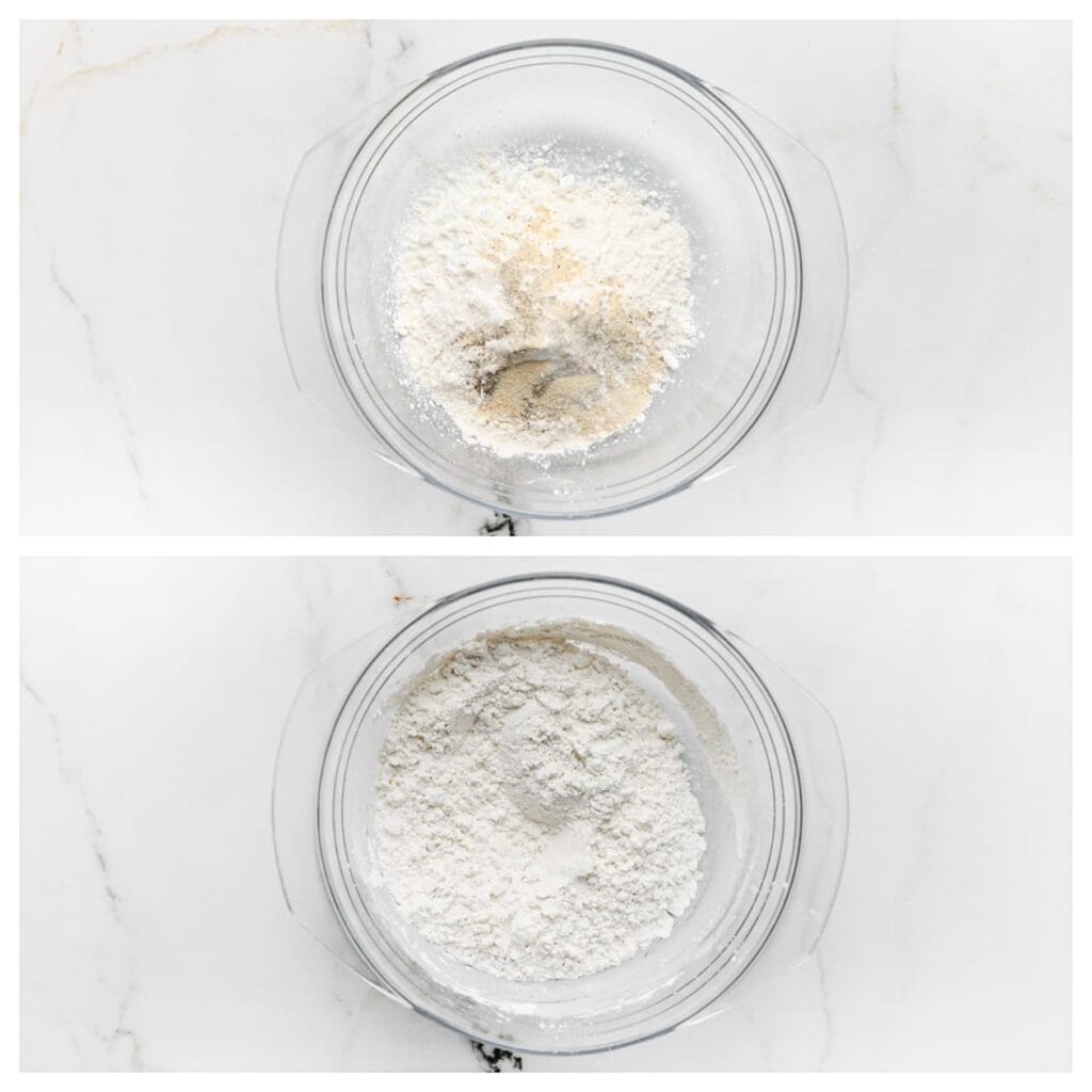 Meng de maïzena, bloem, uienpoeder, zwarte peper en het zout in een kom.