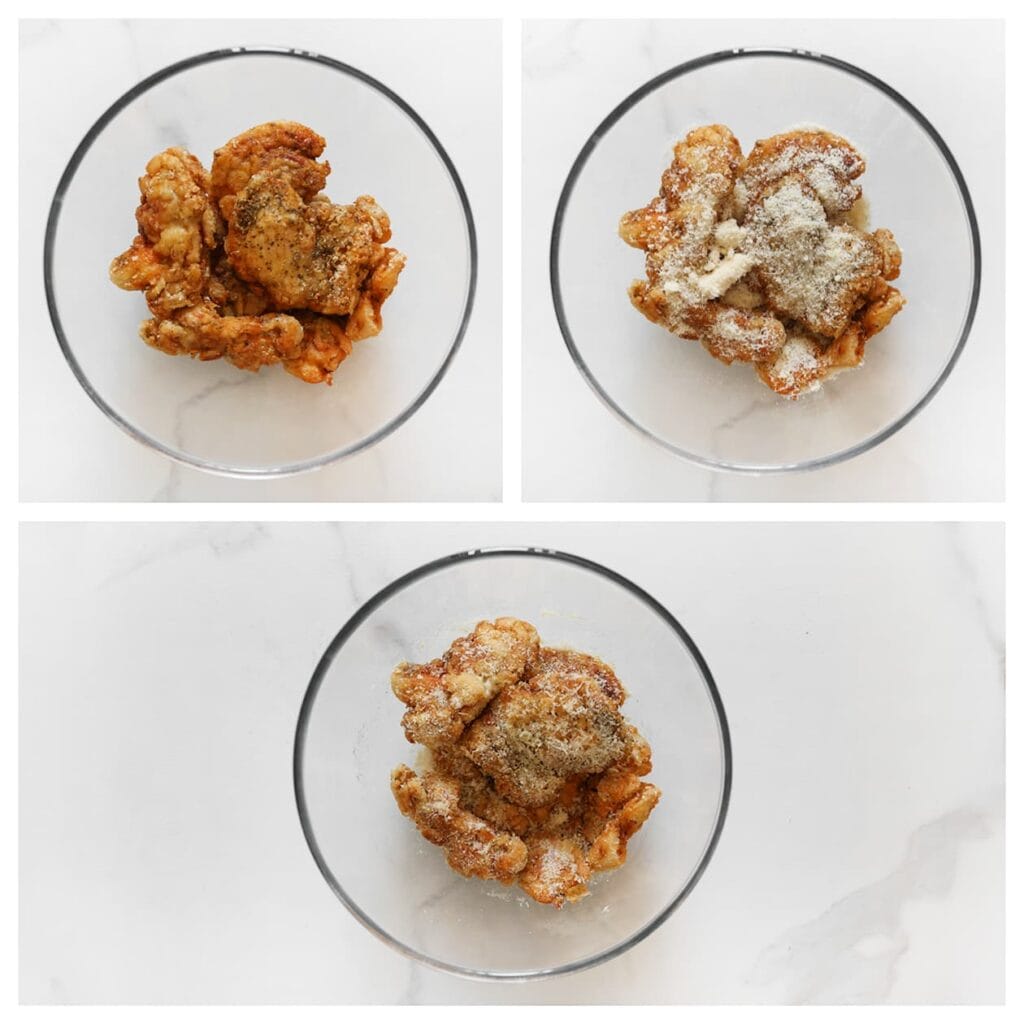 Doe de warme kip in een kom en voeg de Parmezaanse kaas toe. Meng goed.