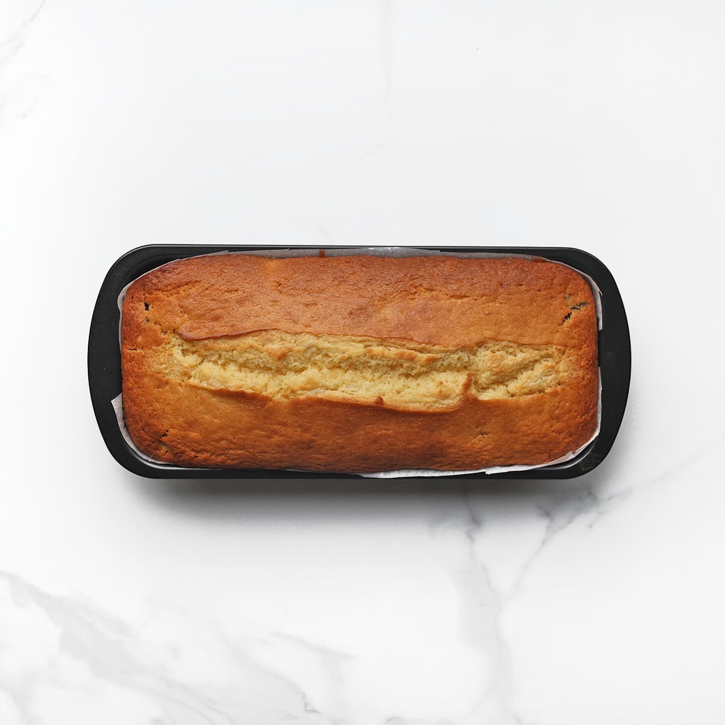 Bosbessencake bakken in de oven